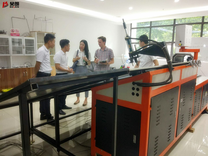 貝朗喜迎俄 羅 斯客戶(hù)參觀(guān)數(shù)控彎線(xiàn)機(jī)